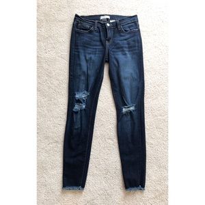 Distressed Judy Blue Jeans size 28